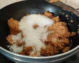A picture of step 5 of Sooji Besan Halwa.
