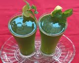A picture of step 3 of Mint and lemon refresher.