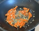Thai zöldséges-csirkés sült rízstészta 🧄🧅🌶🥕🫑🍜🥒 🇹🇭 😋 recept fázis 2 fotója