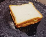 A picture of step 3 of Burnt garlic avocado sandwich.