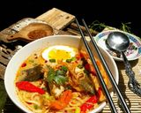 Foto langkah ke 5 dari resep Tom Yum Gai Nam Khon  Noodles.