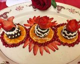 A picture of step 5 of Chocolate covered strawberry delight.