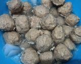 Foto langkah ke 7 dari resep Bakso Sapi Menul Daging Kurban.