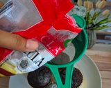 Foto langkah ke 8 dari resep Muffin Pisang Coklat.
