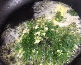 Foto del paso 1 de la receta: Crostinis con ajo y perejil