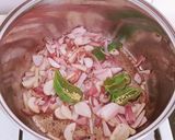 A picture of step 1 of Salmon fillet curry.