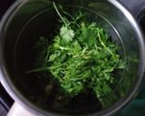 A picture of step 3 of Hariyali Pav-Bhaji.