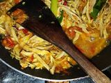 Ayam suwir kemangi super pedas