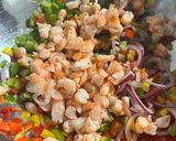 Foto del paso 2 de la receta: Tacos de langostinos y atún