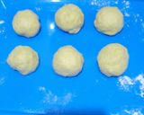 Foto langkah ke 3 dari resep Korean Twisted Doughnut.
