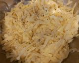 Hình bước làm 1 của món Rösti - Khoai tây kiểu Thụy Sỹ