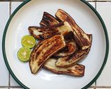Foto langkah ke 2 dari resep Terong Bakar Sambal Dabu- dabu.