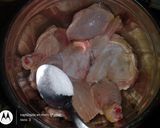 Foto del paso 6 de la receta: Pollo "entalcado" con papas rústicas