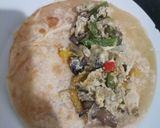 Foto del paso 4 de la receta: Tortilla con costra de queso rellena de huevo con verduras
