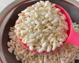 A picture of step 1 of Mamara poha.