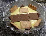 Foto del paso 4 de la receta: Postre de vainilla con galletitas de chocolate y coco