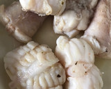 Foto del paso 4 de la receta: Cazuelita de rape y salmón con langostinos