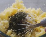Foto langkah ke 3 dari resep Potato Mozarella Cheese Balls.