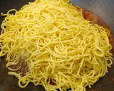 Gambar langkah 6 resipi Mee Goreng Basah.