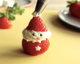 草莓聖誕老人｜Strawberry Santas的食譜步驟5照片