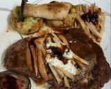 Hình bước làm 6 của món Món steak, bông cãi nướng và nấm sò