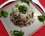 A picture of step 4 of Spring onion fried rice.