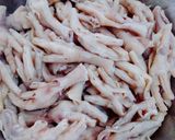 Hình bước làm 2 của món Chân gà rút xương ngâm sả tắc