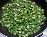 A picture of step 3 of Bhindi masala.