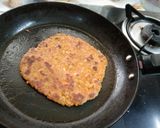 A picture of step 4 of Carrot paratha.