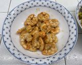 Foto del passaggio 7 della ricetta Involtini di pasta fillo con gamberi e verdure saltate
