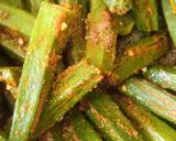 A picture of step 4 of Masala bhindi.