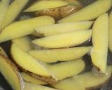 Foto langkah ke 2 dari resep Potato Wedges.