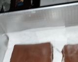 Foto del paso 9 de la receta: Mi casita de jengibre, chocolate y glasé!!🏠🎄🎄🎇