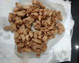 A picture of step 4 of Crispy macaroni bhel.