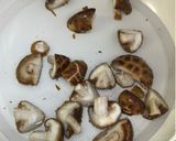 Gambar langkah 1 resipi Tumis Sos Tiram Sayuran, Udang & Cendawan Shitake.