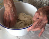 Foto del paso 1 de la receta: Tirabuzones o pestiños de azúcar