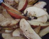 Foto del paso 2 de la receta Manzanas caramelizadas con vino dulce, semillas y especias