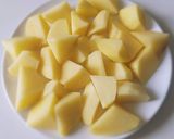 Hình bước làm 2 của món KHOAI TÂY xào thịt bò