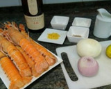 Foto del paso 1 de la receta: Cigalas flambeadas con salsa de lima