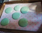 Foto del paso 5 de la receta: Macaron de menta con base de merengue italiano