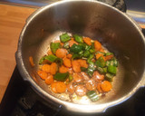 Foto del paso 3 de la receta: Timbal de rabo de toro y puré de patatas con crujiente de jamón