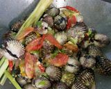 Foto langkah ke 4 dari resep Pindang Kerang Pedas Moronyoy.