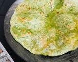 बथुआ आलू पराठा(bathua aalu paratha recipe in Hindi) रेसिपी चरण 3 फोटो