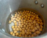 A picture of step 1 of Punjabi Chhole Masala - Restaurant style.