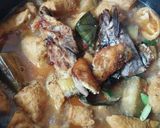 Foto langkah ke 3 dari resep Lodeh Ikan Manyung Asap, Tahu dan Terong.