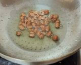 A picture of step 2 of Ghehun ke daliye ka upma.