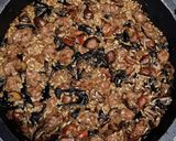 Foto del paso 14 de la receta: Arroz con Butifarra, Rovellons, Trompetas de la Muerte y Champiñones Portobello