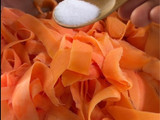Sweet & Spicy Papaya Salad (甜辣木瓜沙拉)