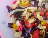 Foto langkah ke 5 dari resep Tumis jamur kuping.