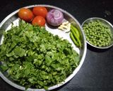 A picture of step 1 of Mutter palak ki sabji.